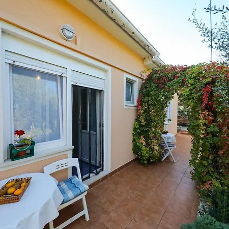 Appartamento With Parking Space Brbinj, Dugi Otok - 8160 *