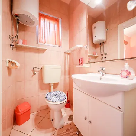 Apartment With Parking Space Brbinj, Dugi Otok - 8160 Brbinj
